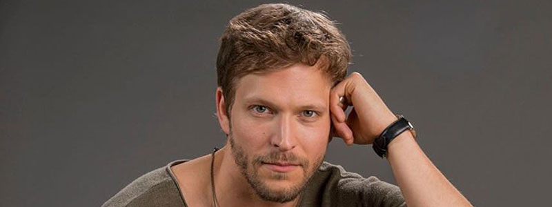 Jon Cor Cast as Chillblaine in The Flash Season Seven